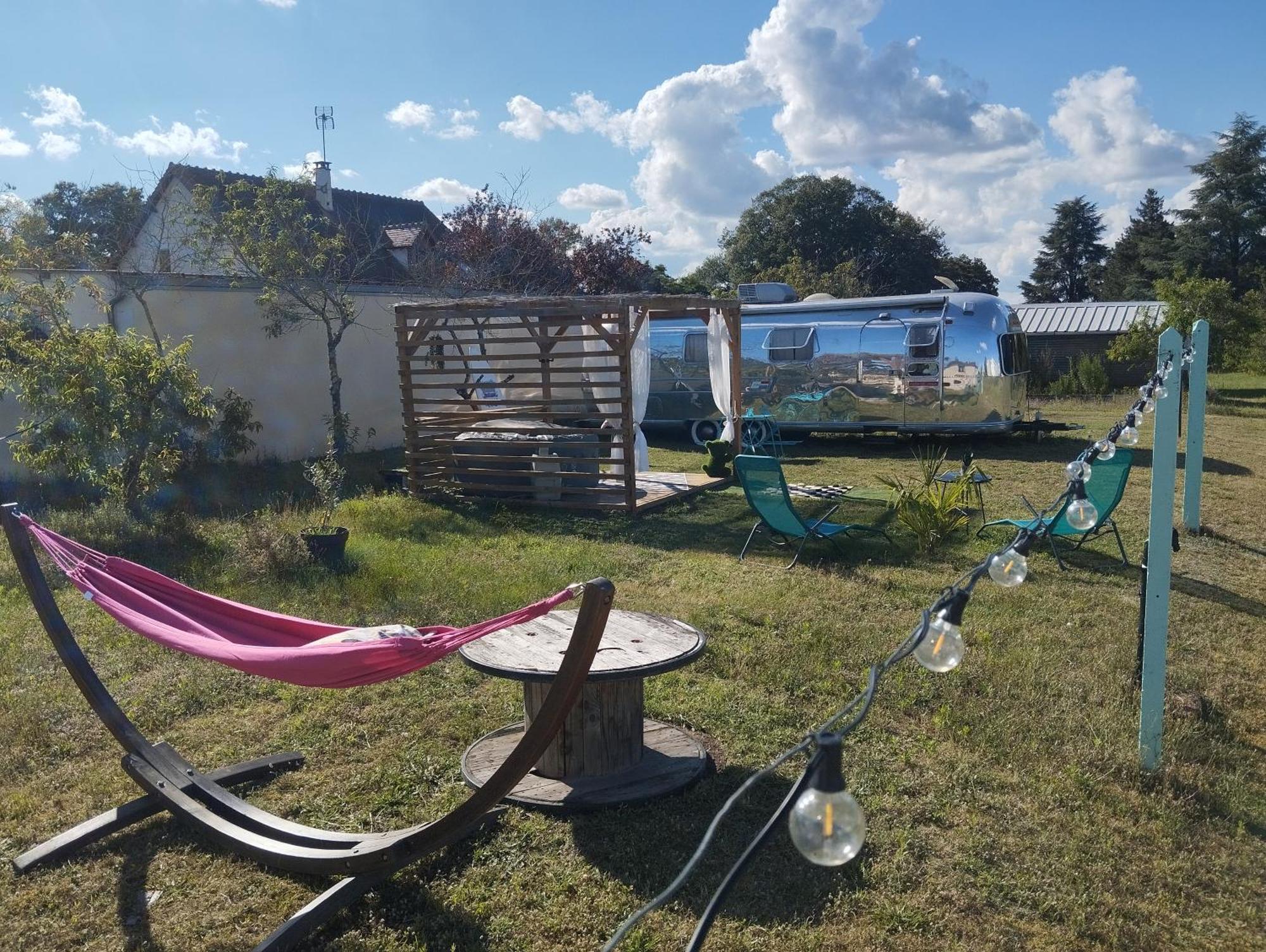 Vintage Camp Hotel Chabris Bagian luar foto